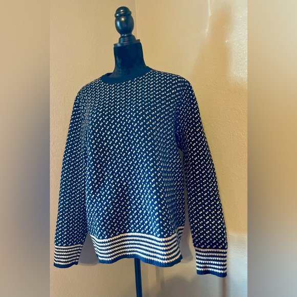 J Crew 100% Wool Sweater Size Medium - Picture 3 of 6